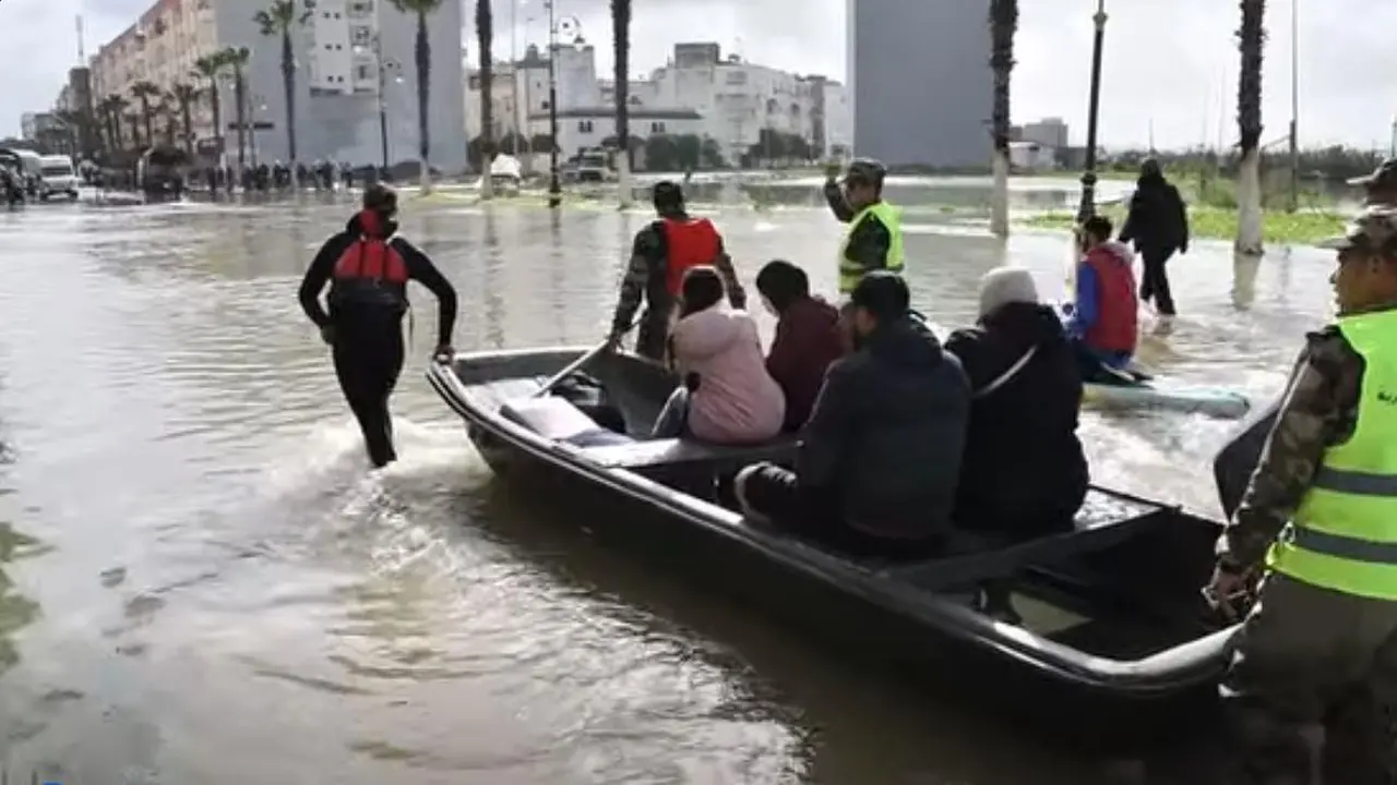 تحذير أحمر وبرتقالي.. خريطة اليقظة تحدد مناطق الطقس المضطرب في عدة مدن